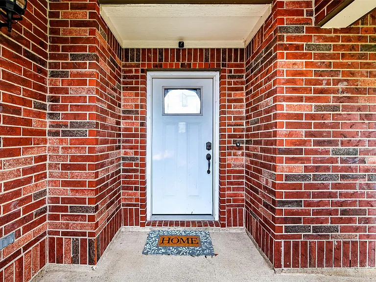 3934 Brook Garden Ln — Photo 2