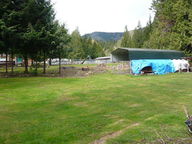 2nd image of 210 N Beacon Point Loop S