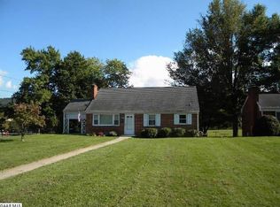1054 Jefferson Ave, Waynesboro, VA 22980