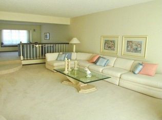 326 Lakewood Dr, Bloomfield Hills, MI 48304