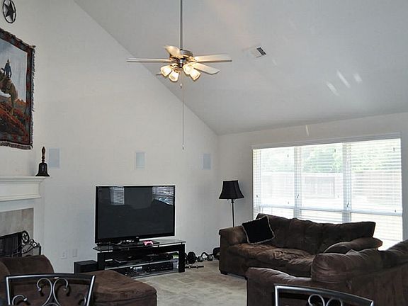 Nice, Spacious living room