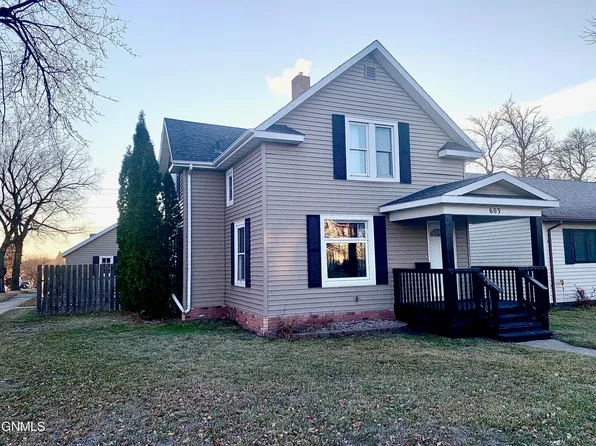 603 4th Ave SE, Jamestown, ND 58401