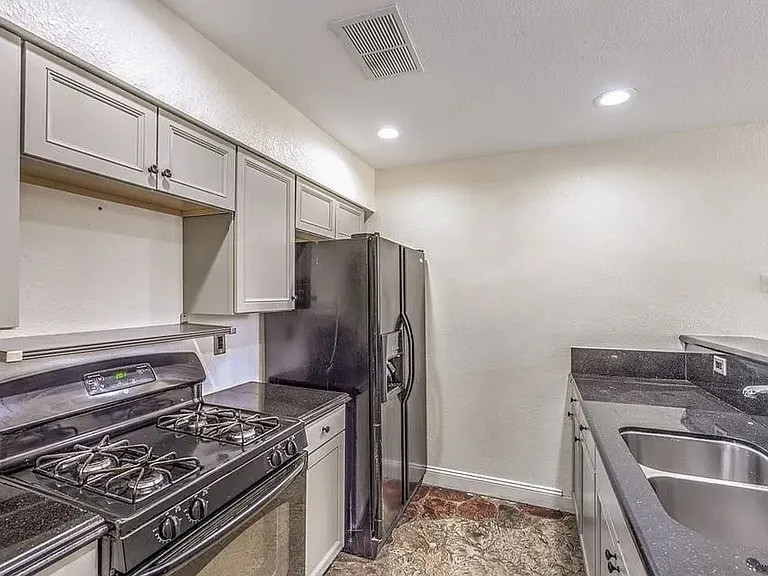 1425 Bow Creek Ct — Photo 20