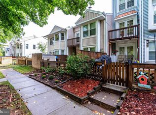 6065 Giant Oak Ct, Centreville, VA 20121