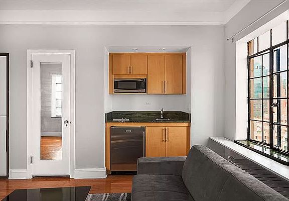 2nd image of 45 Tudor City Pl APT 2101