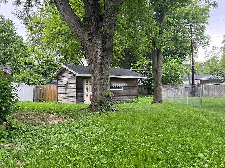 1515 Lincoln Ct — Photo 15