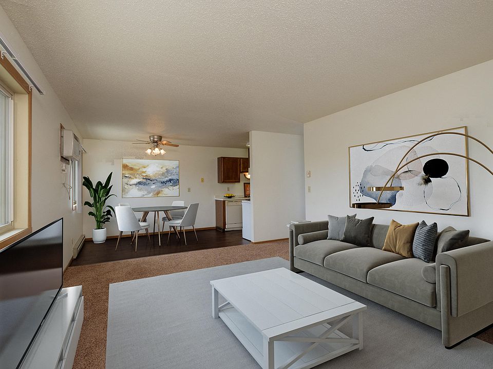 Fargo, ND Sargent Apartments | Living