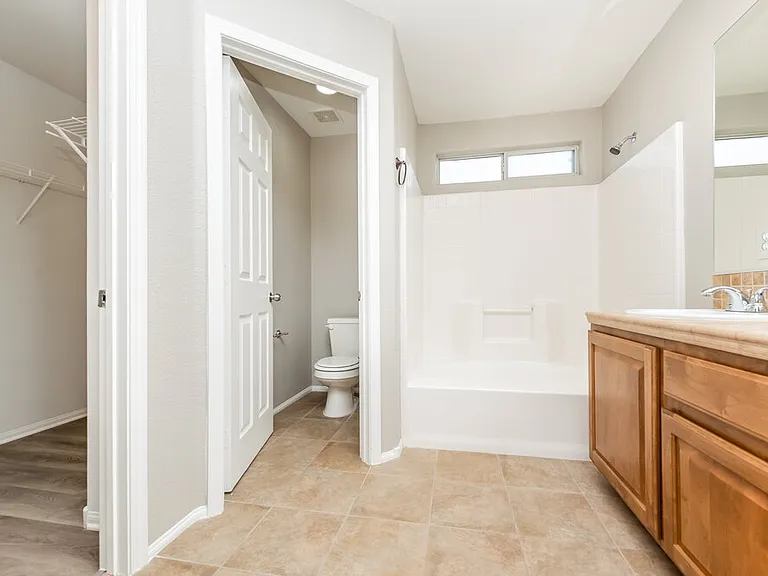 8437 Spencer Canyon St — Photo 10