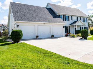 1633 Nordonna Cir, Grand Forks, ND 58201