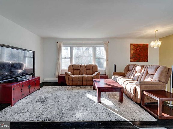4th image of 14760 Darbydale Ave