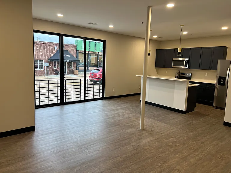 104 E Market St #102 — Photo 2