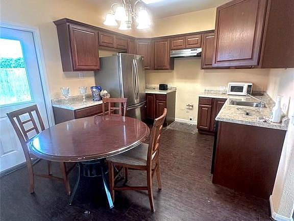 3rd image of 8609 Beviamo St