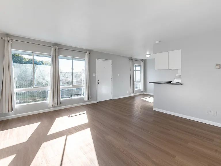 3077 Los Prados St #209 — Photo 6