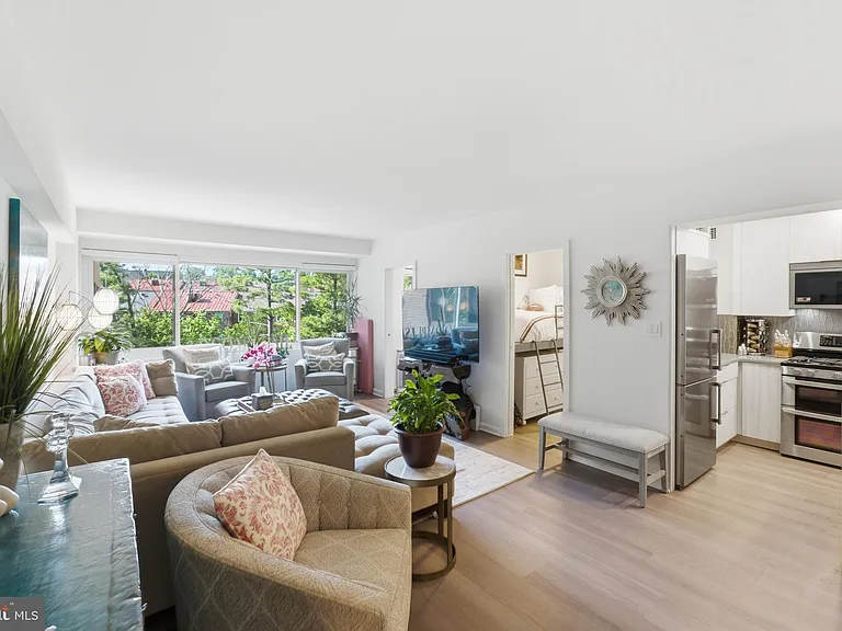 4201 Cathedral Ave NW #903W — Photo 5
