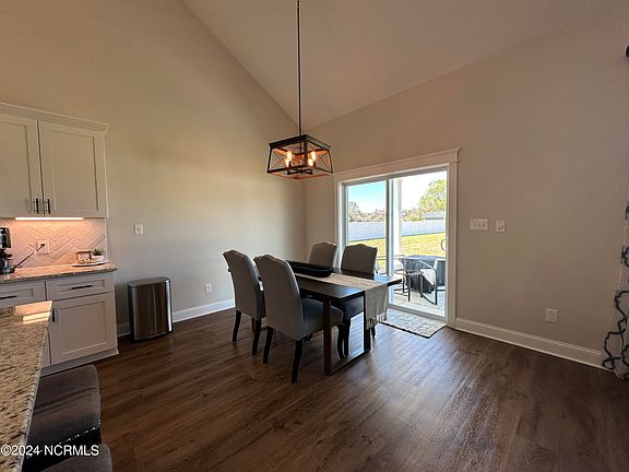 5th image of 1912 Waylen Drive