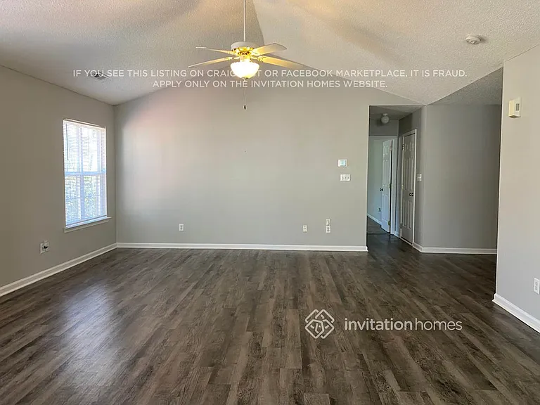 6022 Country Walk Dr — Photo 4