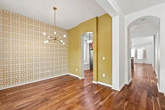 3 bed, 1842 sqft, $4,195 — Photo 2
