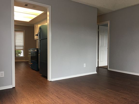 5th image of 3109 Whisper Oaks Ln