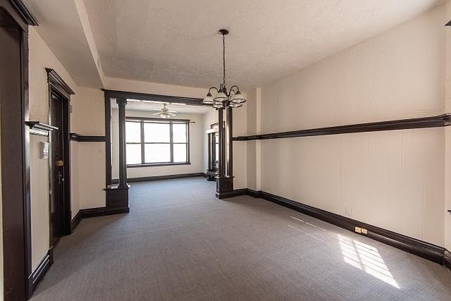 1st image of 3310 N Lincoln Ave #3