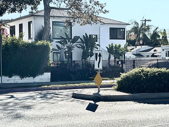 2nd image of 3206 Castle Heights Ave #3206