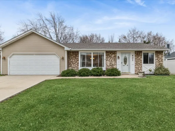 507 N Clearwater St, Roselle, IL 60172