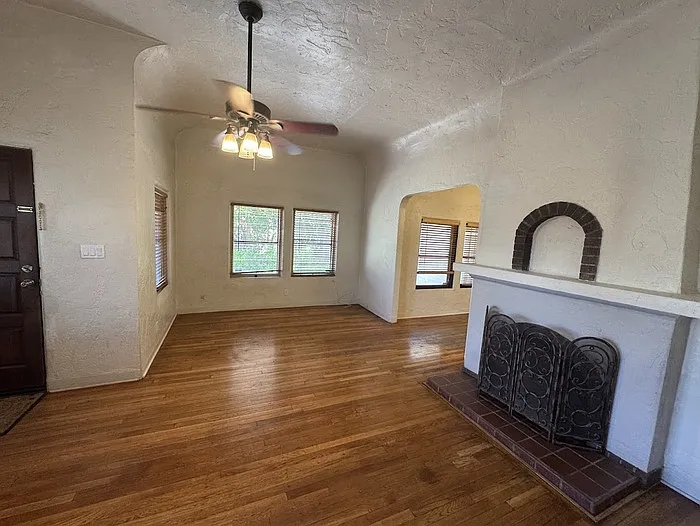 1445 E Flower St — Photo 6