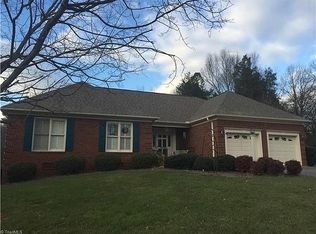 4005 Huntscroft Ln, Winston Salem, NC 27106