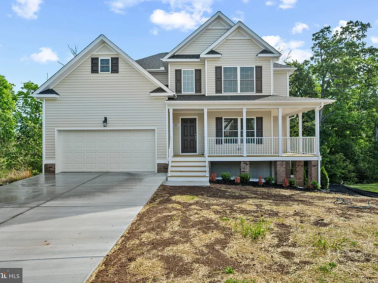 106 Mate Ct — Photo 2