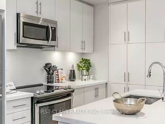 5th image of 375 Sea Ray Ave #106