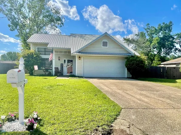 4909 Fordham Dr, Gautier, MS 39553