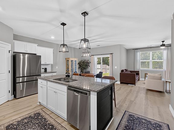 5th image of 434 Cedarview Rd
