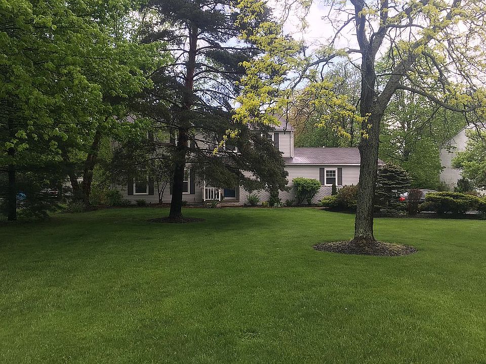 2nd image of 995 Bell Rd