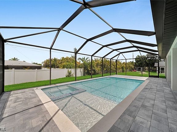 3rd image of 3532 Country Club Blvd
