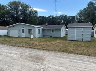 8637 Rowe Rd, Pigeon, MI 48755