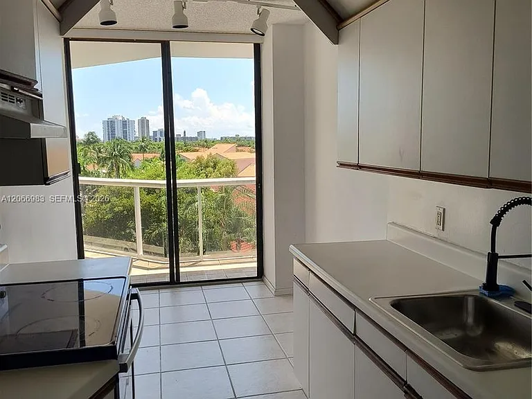 3610 Yacht Club Dr #514 — Photo 46