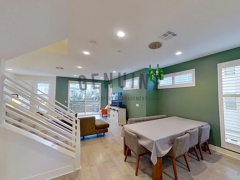 664 Wedge — Photo 22