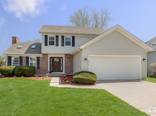 2210 Briarhill Ct, Naperville, IL