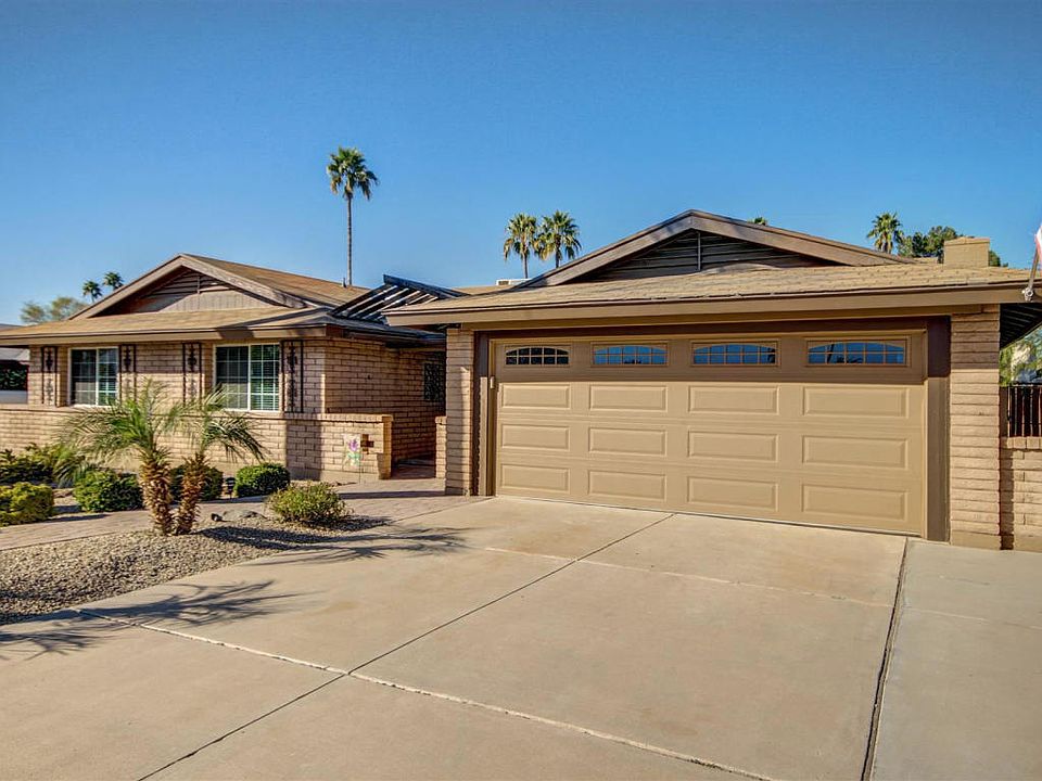 1st image of 1946 E Laguna Dr