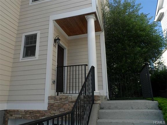 2nd image of 44 Harrison St #8B