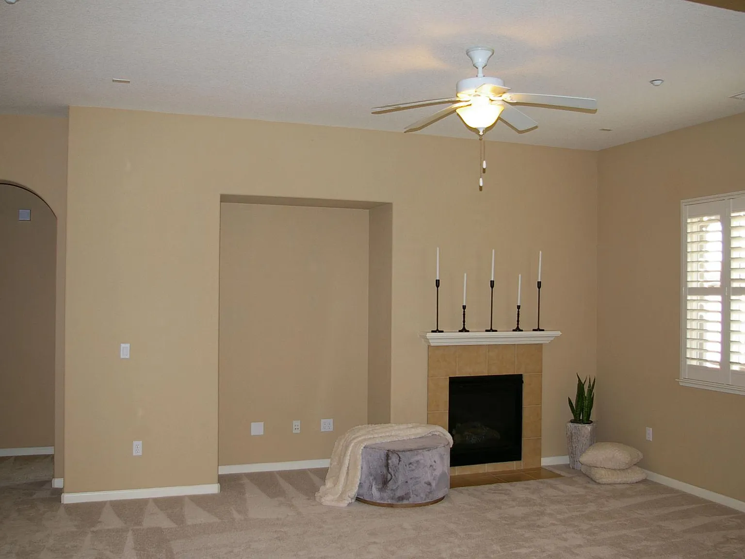 3 bed, 2073 sqft, $3,700 — Photo 2