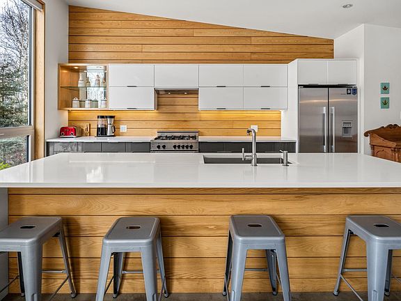 4th image of 51 Rushford Valley Road