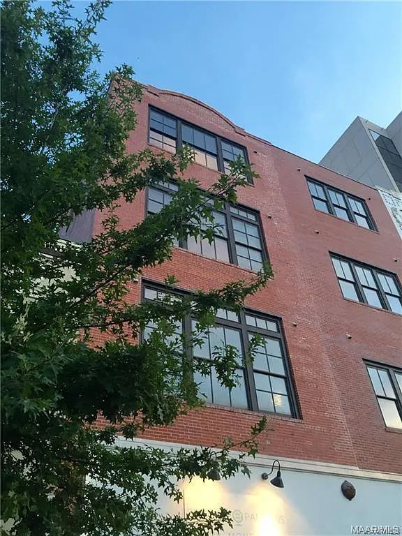 1 bed, 966 sqft, $2,000 — Photo 1