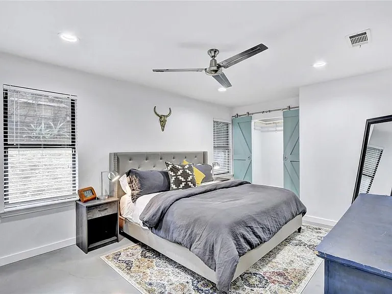 18410 Lake Terrace Dr — Photo 20