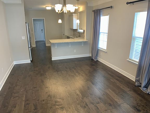 5th image of 1151 Frewin St