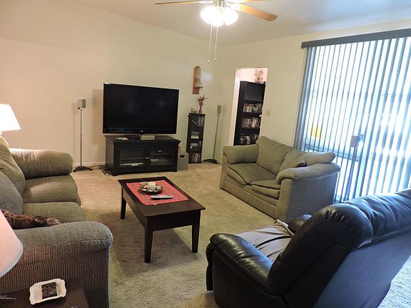 4th image of 8443 Bengalin Ave