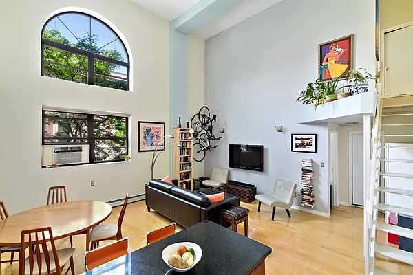 Rented by Compass | media 9