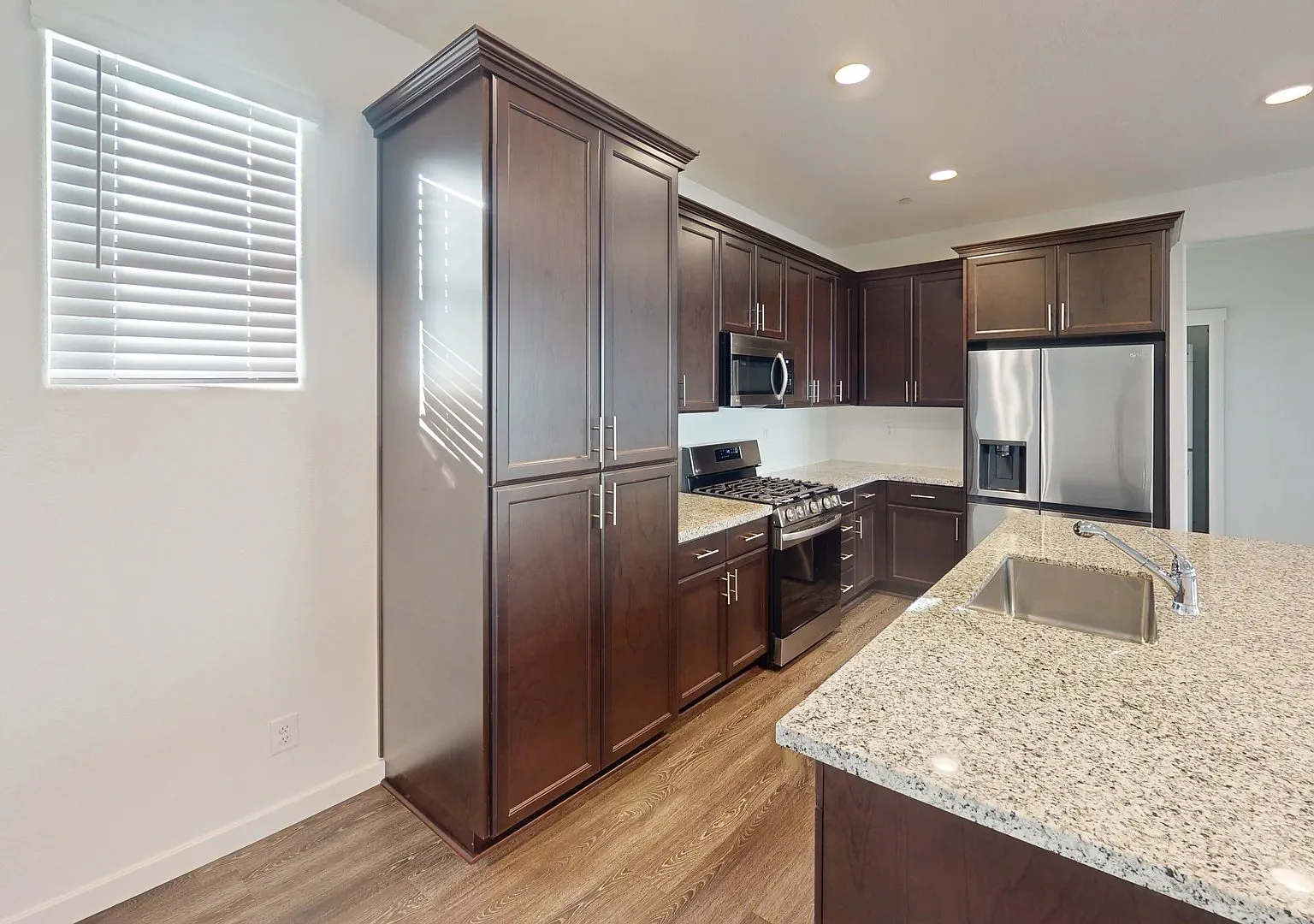 1 bed, 685 sqft, $2,499 — Photo 3