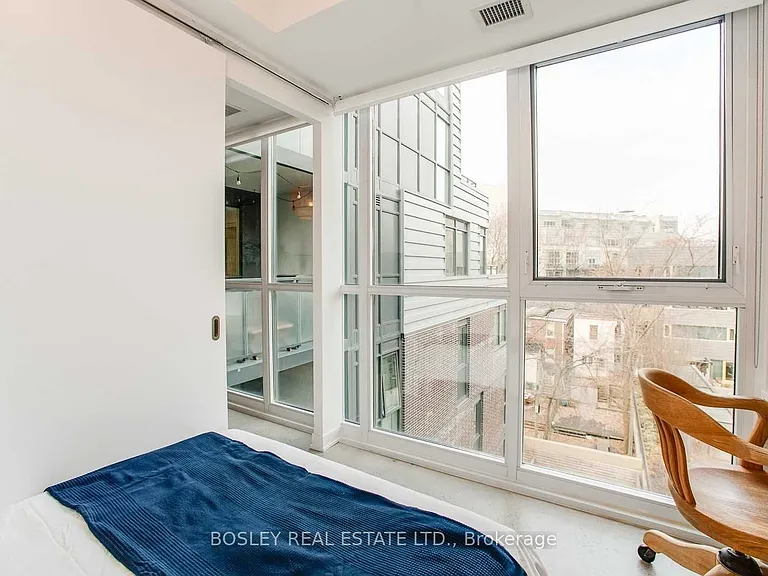 38 Howard Park Ave #528 — Photo 7