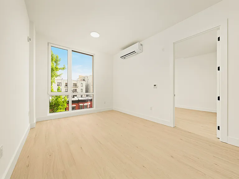 733 Lincoln Pl #1213 — Photo 5