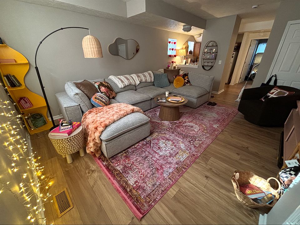 2nd image of 604 Literary Rd #Lwr